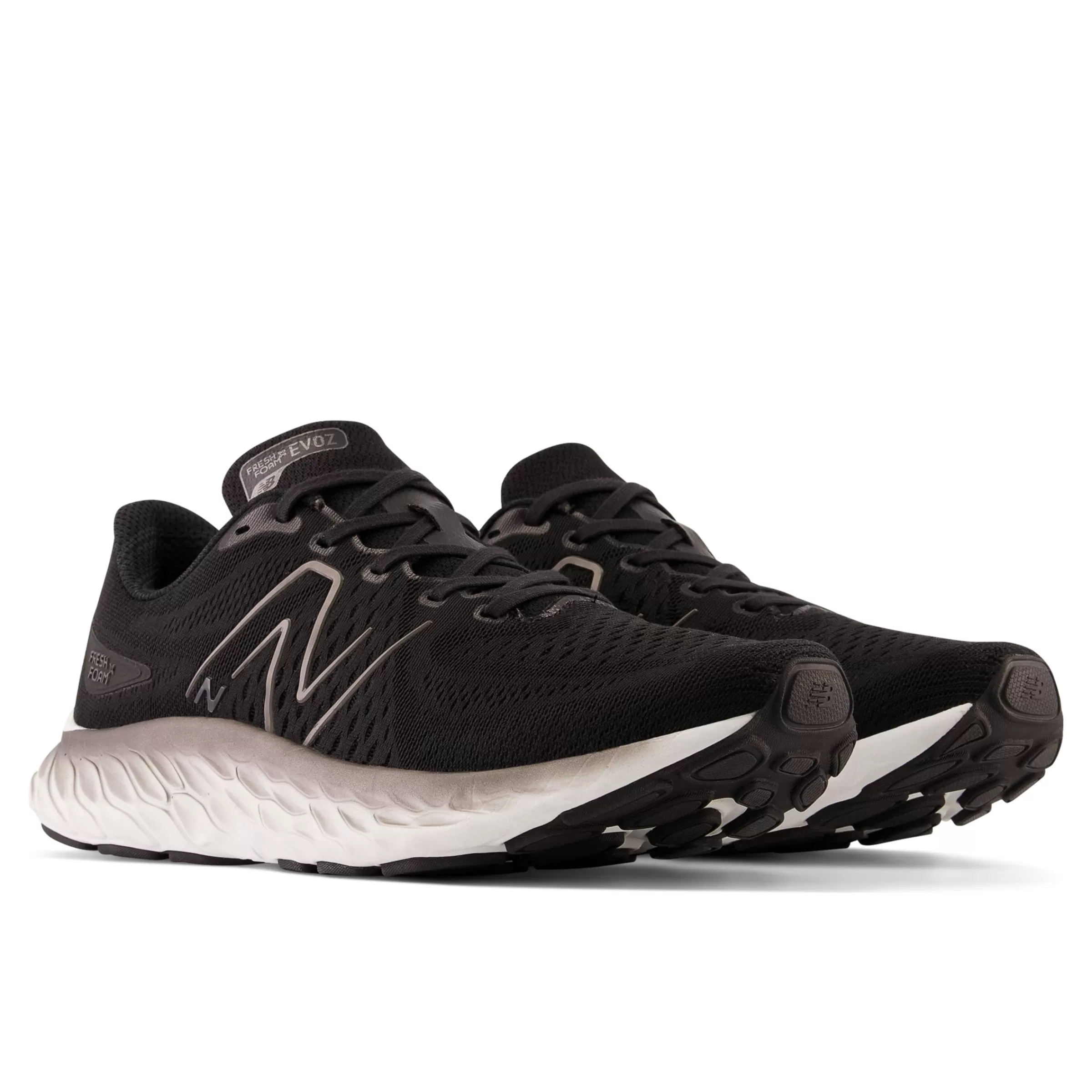 New Balance Chaussures de Running | Course de moyenne distance-FreshFoamXEVOZv3 Black avec Silver Metallic